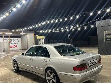 Mercedes-Benz E 55 AMG 2000 года за 5 700 000 тг. в Шардара – фото 16