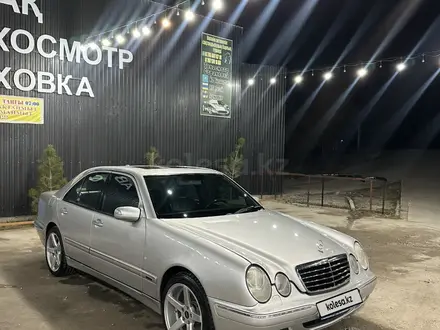 Mercedes-Benz E 55 AMG 2000 года за 5 700 000 тг. в Шардара – фото 29