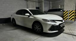 Toyota Camry 2022 года за 19 500 000 тг. в Алматы – фото 3