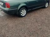 Volkswagen Passat 1997 годаүшін2 300 000 тг. в Макинск – фото 2