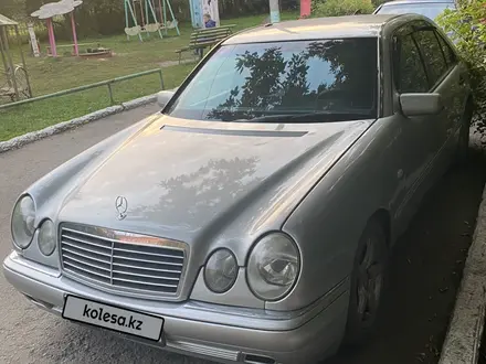 Mercedes-Benz E 200 1997 года за 2 050 000 тг. в Петропавловск – фото 7