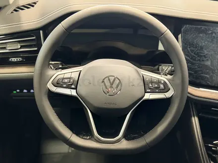 Volkswagen Touareg Business Atmosphere 2025 года за 38 990 000 тг. в Астана – фото 14