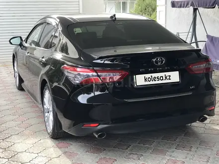 Toyota Camry 2019 года за 18 000 000 тг. в Шымкент – фото 4