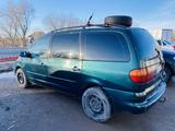 Volkswagen Sharan 1997 годаүшін1 900 000 тг. в Уральск – фото 4