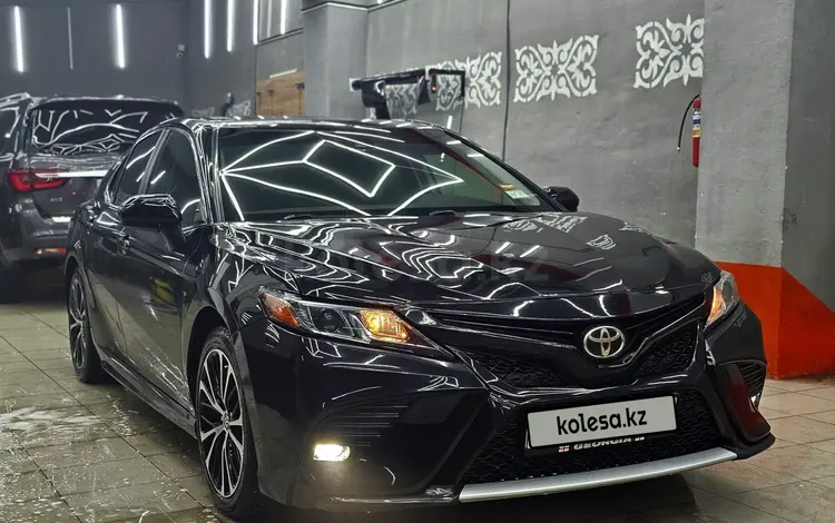 Toyota Camry 2018 года за 12 000 000 тг. в Кокшетау
