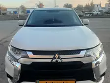 Mitsubishi Outlander, 2022
