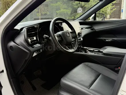 Lexus RX 350 2024 года за 33 500 000 тг. в Алматы – фото 11
