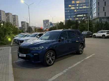 BMW X7 2021 года за 40 000 000 тг. в Астана