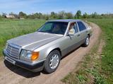 Mercedes-Benz E 200 1990 годаүшін1 200 000 тг. в Уральск
