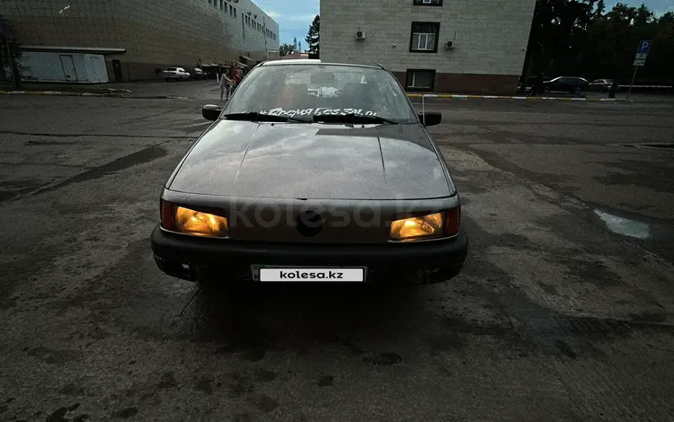 Volkswagen Passat 1988 годаүшін1 400 000 тг. в Петропавловск