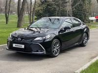 Toyota Camry 2023 года за 15 450 000 тг. в Алматы