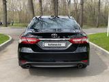 Toyota Camry 2023 года за 16 650 000 тг. в Алматы – фото 5