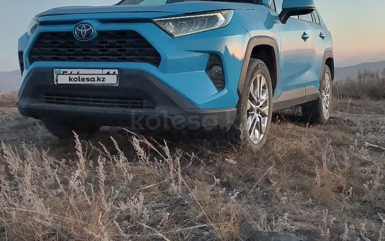 Toyota RAV4 2021 года за 15 500 000 тг. в Усть-Каменогорск