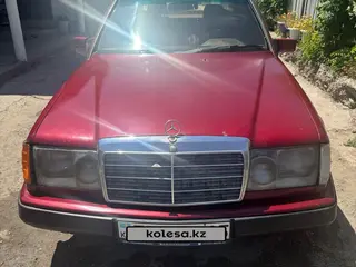 Mercedes-Benz E 230