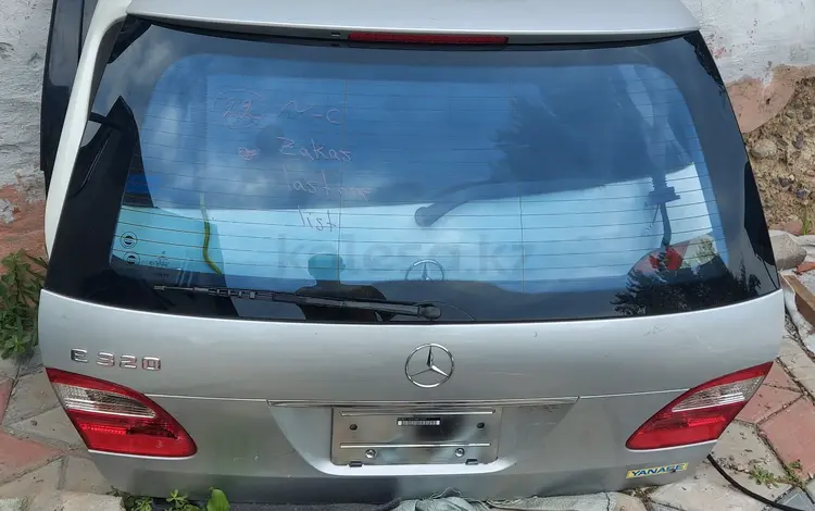 Крышка багажника Mercedes W211 Универсалүшін55 000 тг. в Алматы