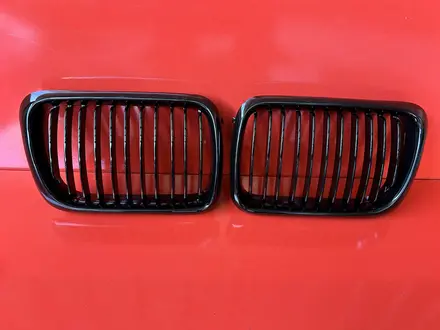 Решетка радиатора BMW 3 ноздри E36 ноздри Е 36 за 12 000 тг. в Алматы – фото 2