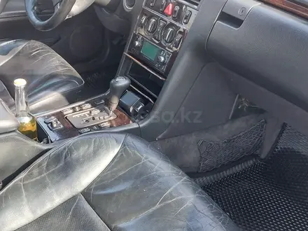Mercedes-Benz E 320 1999 года за 3 200 000 тг. в Шымкент – фото 6