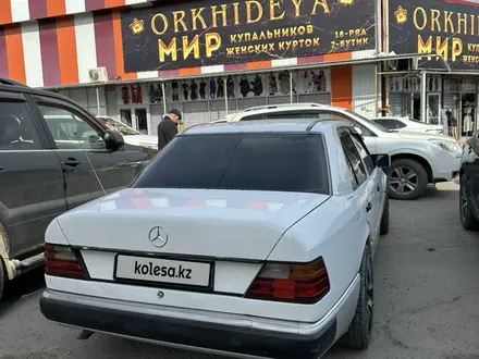 Mercedes-Benz E 230 1992 года за 1 800 000 тг. в Алматы – фото 2