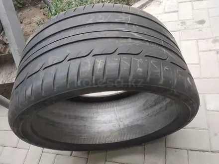 305.25.ZR21-есть 1шт. Dunlop Sport Maxx rt за 40 000 тг. в Алматы – фото 4