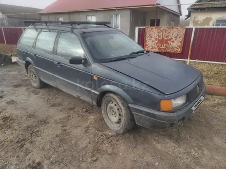 Volkswagen Passat 1992 года за 500 000 тг. в Уральск – фото 2