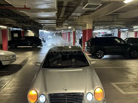 Mercedes-Benz E 230 1996 года за 2 950 000 тг. в Алматы – фото 40