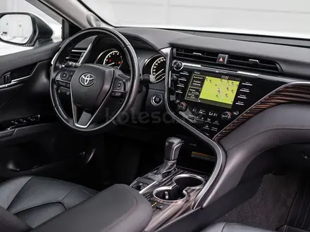 Toyota Camry 2019 года за 14 500 000 тг. в Жезказган – фото 11