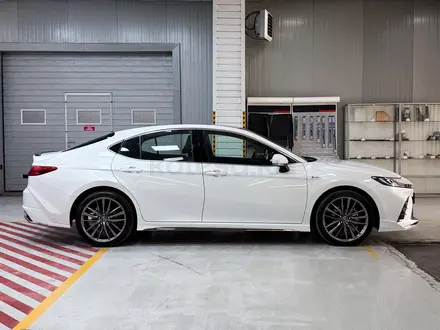 Toyota Camry Luxe 2024 года за 20 490 000 тг. в Алматы – фото 8