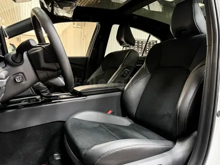 Toyota Camry Luxe 2024 года за 20 490 000 тг. в Алматы – фото 11