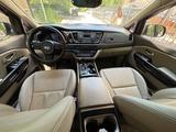 Kia Carnival 2015 года за 7 950 000 тг. в Алматы – фото 5