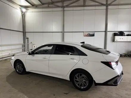 Hyundai Elantra 2025 года за 9 100 000 тг. в Уральск – фото 4