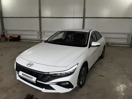 Hyundai Elantra 2025 года за 9 100 000 тг. в Уральск – фото 2