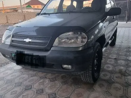 Chevrolet Niva 2004 года за 1 800 000 тг. в Шиели – фото 3