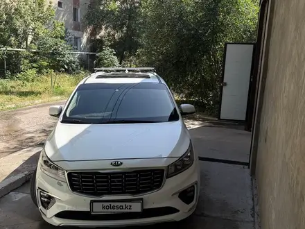Kia Carnival 2019 года за 13 500 000 тг. в Шымкент