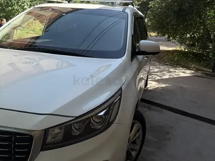 Kia Carnival 2019 года за 13 500 000 тг. в Шымкент – фото 21