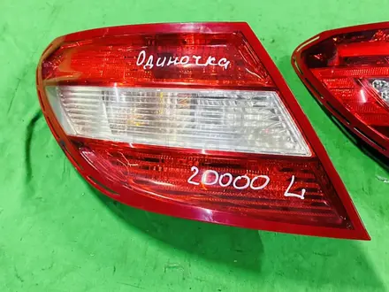 W204 до рестайлинг задний левый фонарь за 20 000 тг. в Алматы