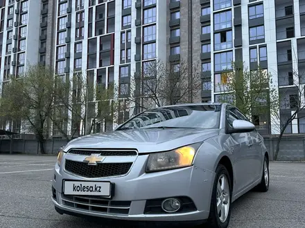 Chevrolet Cruze 2009 года за 3 500 000 тг. в Алматы – фото 2