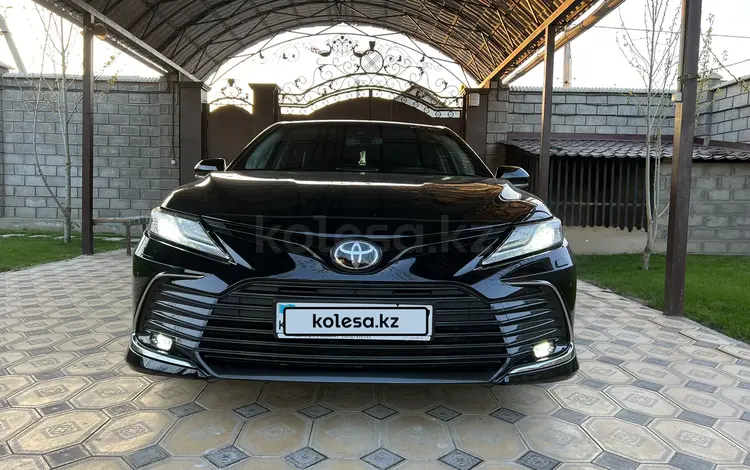 Toyota Camry 2021 года за 18 500 000 тг. в Шымкент
