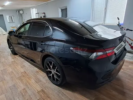 Toyota Camry 2023 года за 17 300 000 тг. в Атырау – фото 7