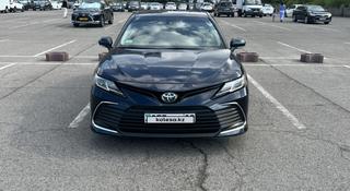 Toyota Camry 2021 года за 12 200 000 тг. в Алматы