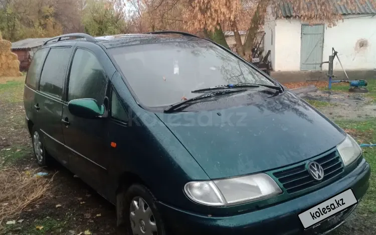 Volkswagen Sharan 1996 года за 1 200 000 тг. в Сарыкемер