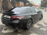 Toyota Camry 2022 годаүшін11 000 000 тг. в Алматы – фото 3