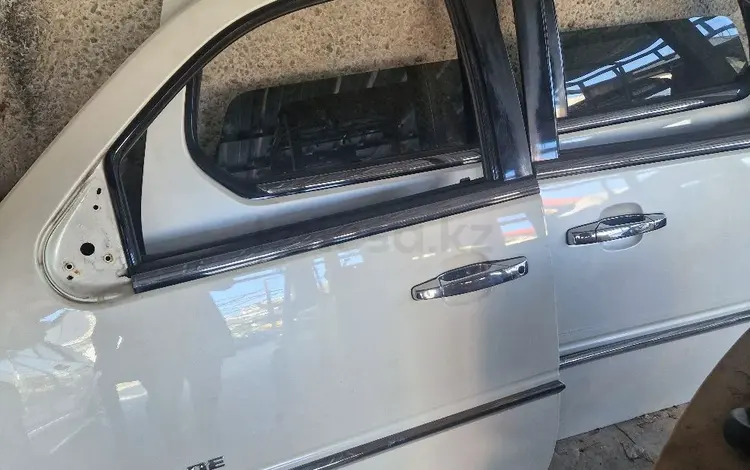 Двери на Cadillac Escalade 3 за 60 000 тг. в Алматы