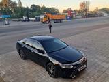 Toyota Camry 2015 годаfor14 000 000 тг. в Алматы – фото 2