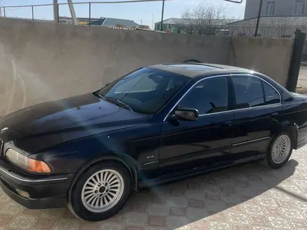 BMW 528 1998 года за 2 850 000 тг. в Актау