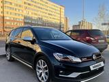 Volkswagen Golf 2018 года за 13 000 000 тг. в Астана – фото 2