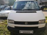 Volkswagen Transporter 1997 годаүшін3 300 000 тг. в Рудный