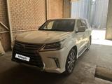 Lexus LX 570 2016 года за 40 000 000 тг. в Павлодар