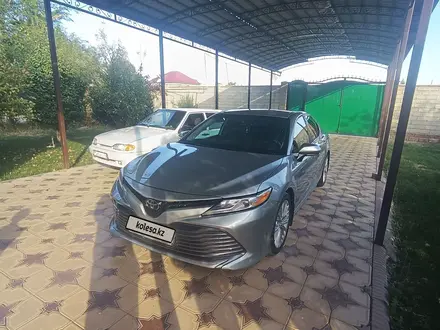 Toyota Camry 2019 года за 12 000 000 тг. в Тараз – фото 2