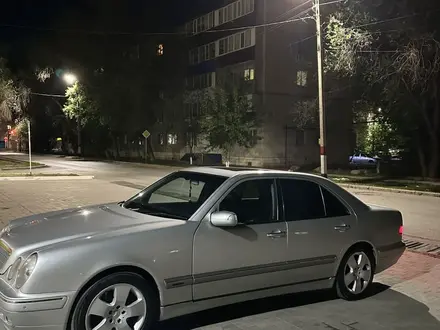 Mercedes-Benz E 430 2000 года за 5 500 000 тг. в Уральск – фото 2