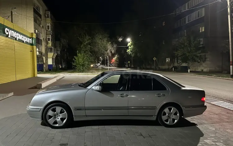 Mercedes-Benz E 430 2000 годаfor5 500 000 тг. в Уральск